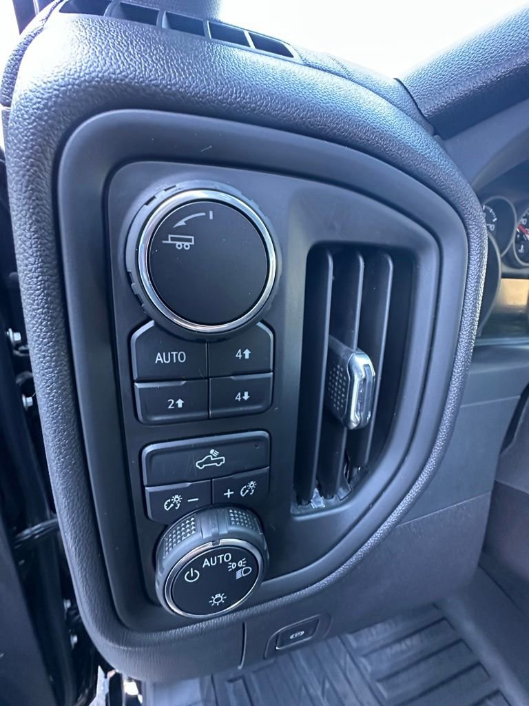 Used 2024 Chevrolet Silverado 1500 Custom Trail Boss w/ LPO, Dark Essentials Package AWD/4WD image 22