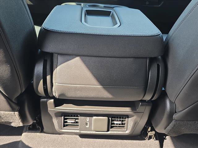 Used 2023 GMC Sierra 1500 SLT AWD/4WD image 18
