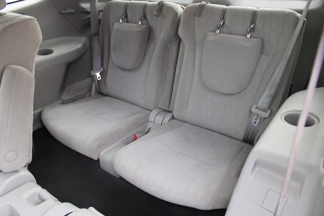 Used 2013 Toyota Highlander 4WD w/ Cold Weather Pkg image 11