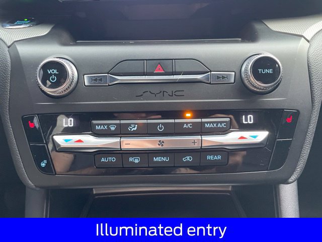 Used 2020 Ford Explorer XLT w/ Equipment Group 202A AWD/4WD image 36