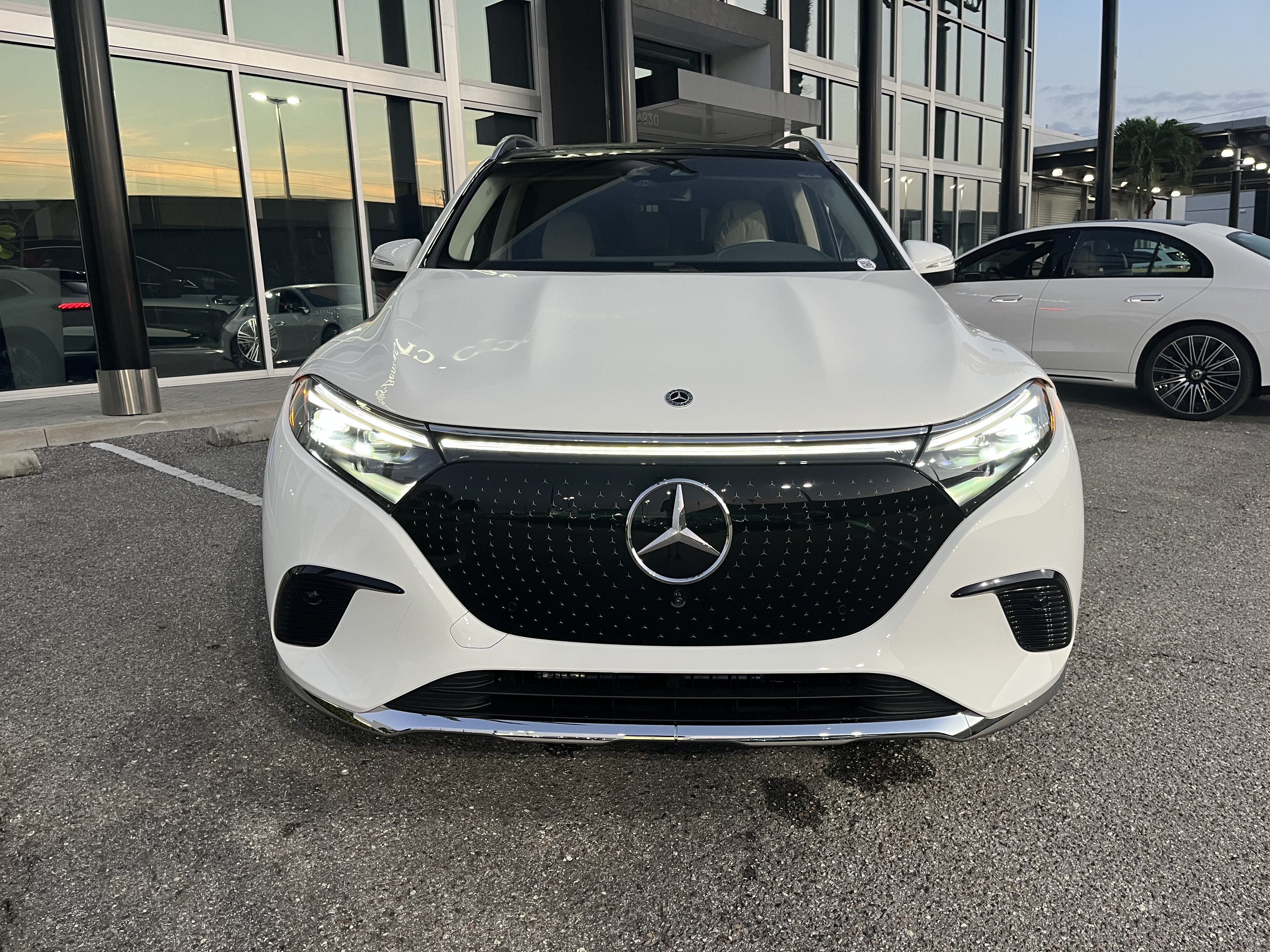 New 2026 Mercedes-Benz EQS 400 4MATIC SUV image 8