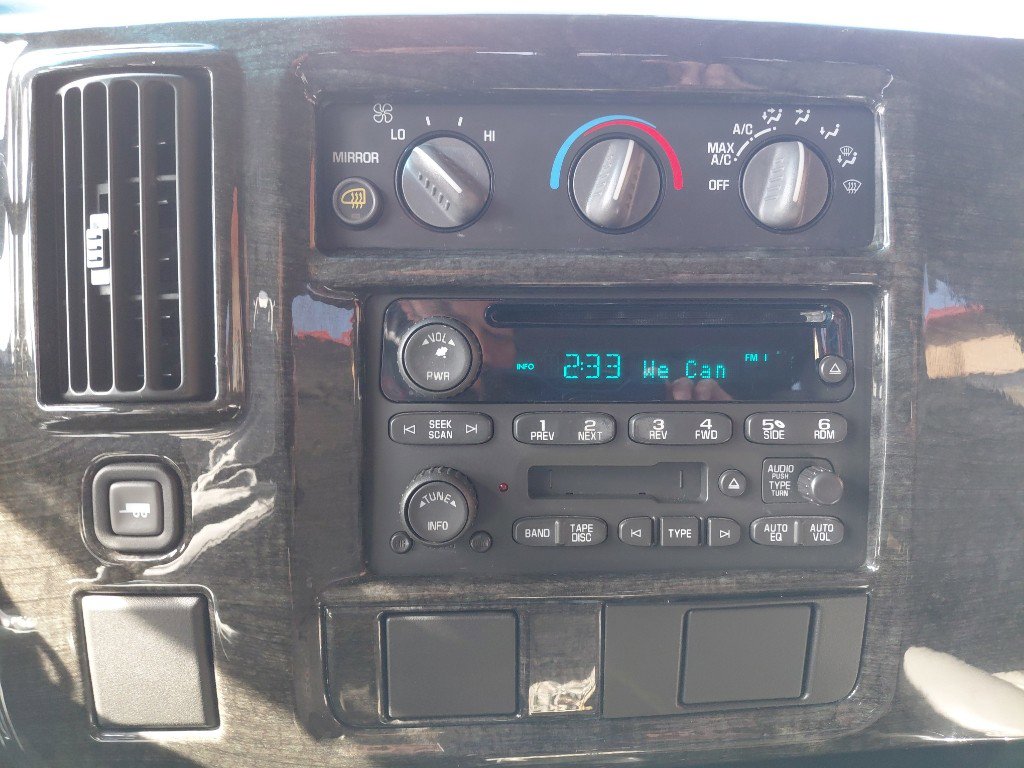 Used 2005 GMC Savana 1500 AWD w/ Preferred Equipment Group image 21