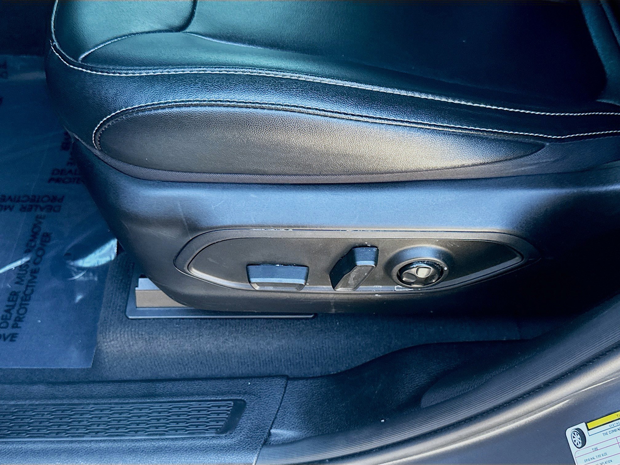 Used 2024 Jeep Grand Cherokee Limited w/ Black Appearance Package image 18