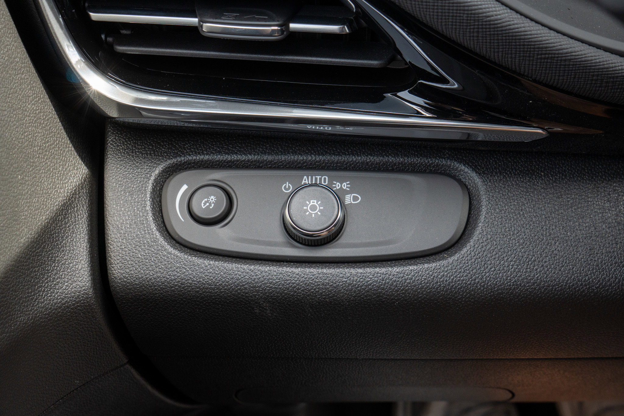 New 2026 Buick Envista Sport Touring FWD image 27