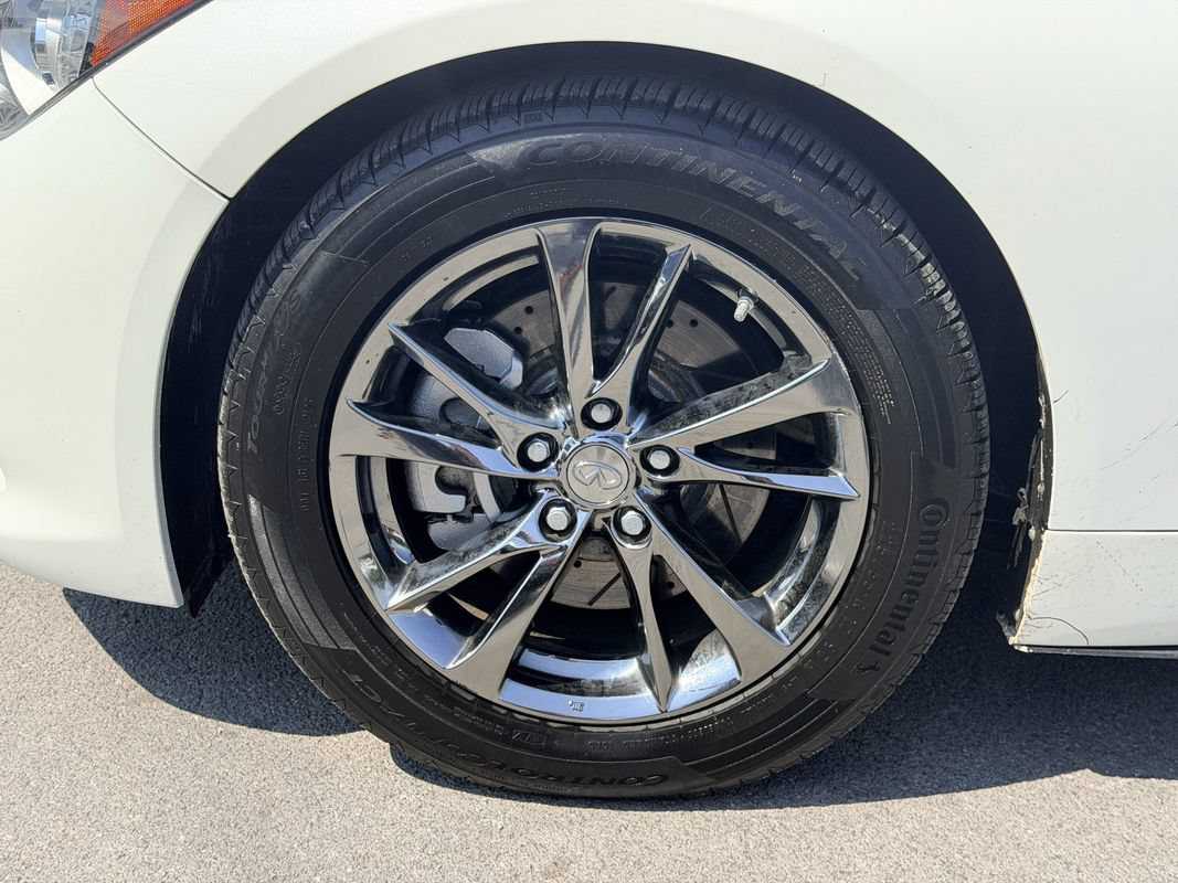 Used 2017 INFINITI Q50 Signature Edition w/ All Weather Package (L93) AWD/4WD image 29