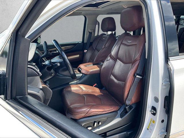 Used 2017 Cadillac Escalade ESV Luxury RWD image 24