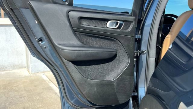 Used 2019 Volvo XC40 T5 Inscription image 15