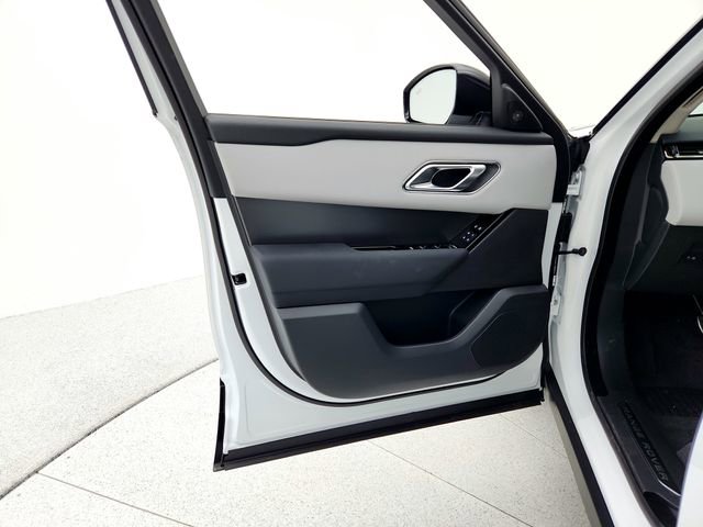 Used 2025 Land Rover Range Rover Velar Dynamic SE image 31