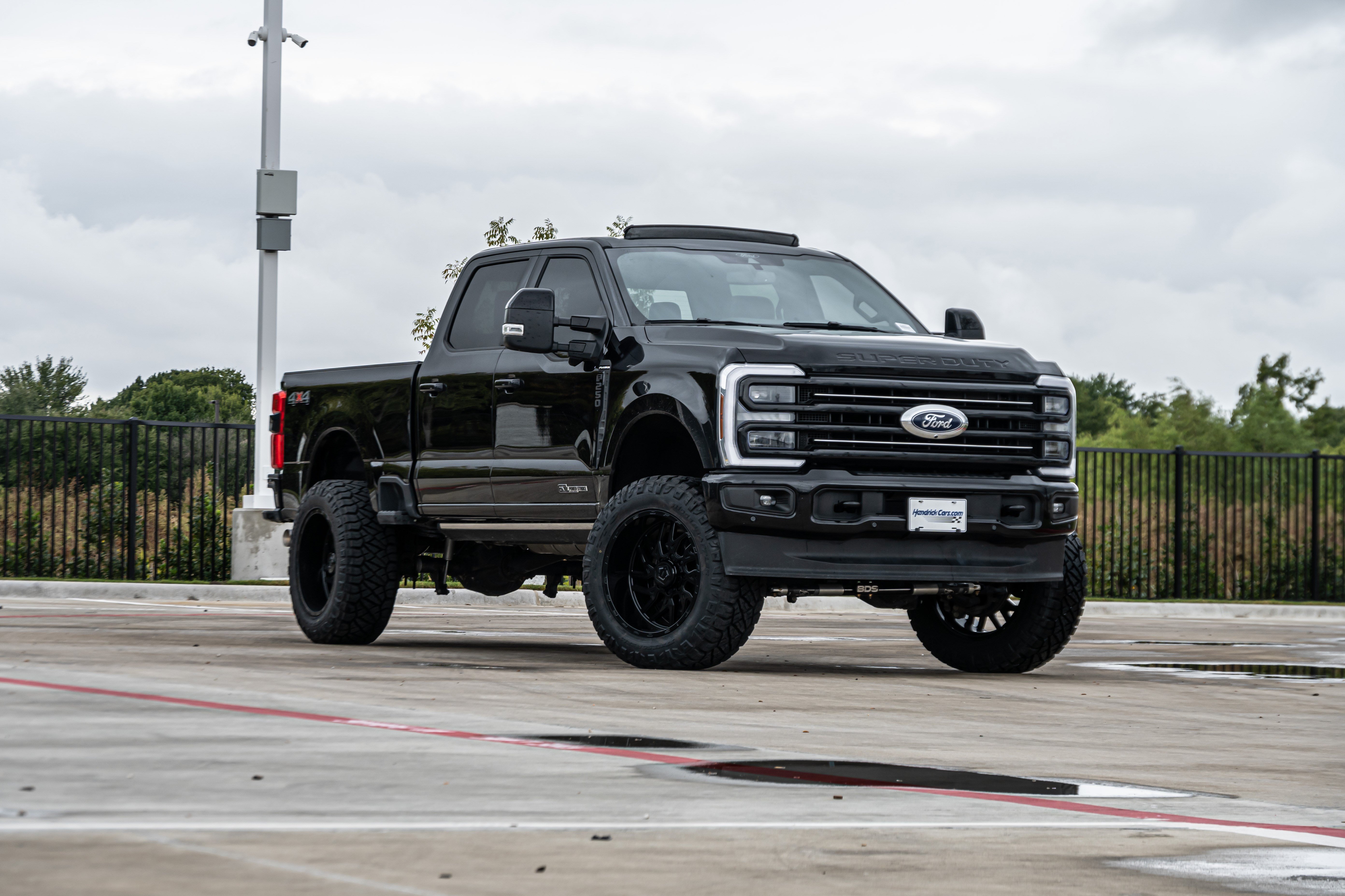 Used 2026 Ford F250 Platinum AWD/4WD image 2