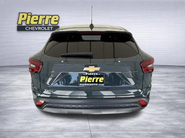 New 2026 Chevrolet Trax LS w/ LS Convenience Package FWD image 3