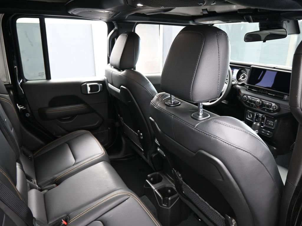 Used 2024 Jeep Gladiator Sport w/ Premium Package image 43