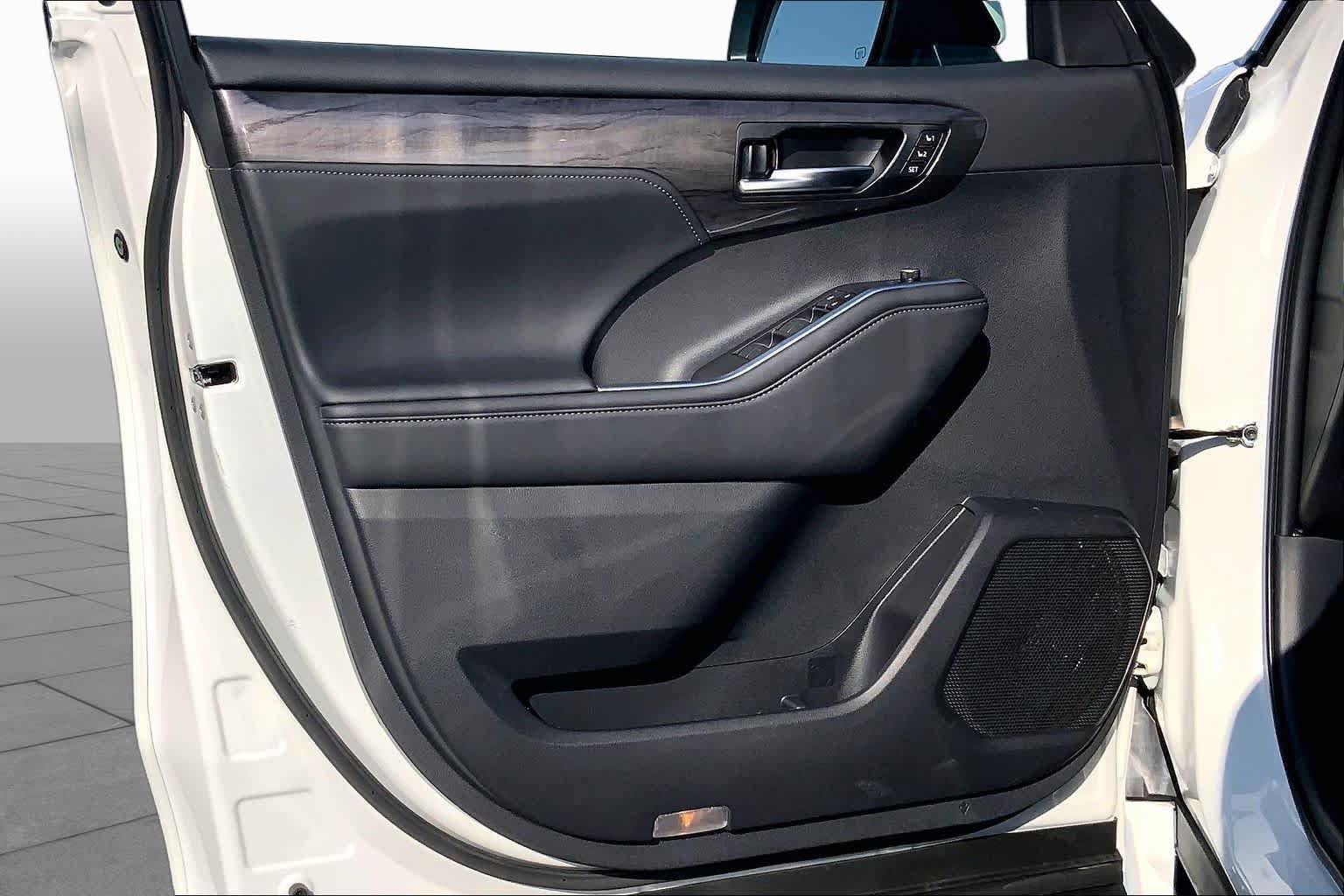 New 2026 Toyota Highlander Limited AWD/4WD image 10