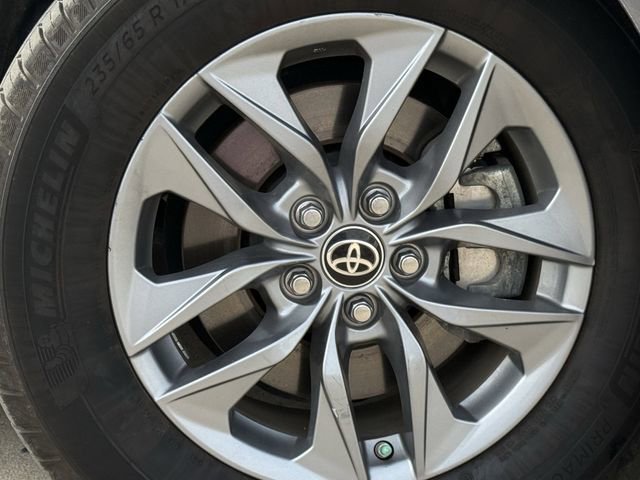 Used 2022 Toyota Sienna LE FWD image 9