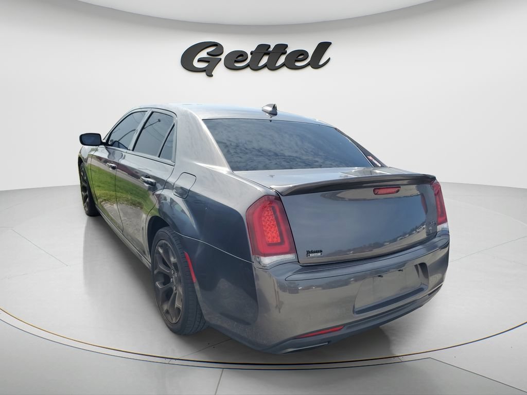 Used 2017 Chrysler 300 S w/ S Model Appearance Package RWD image 5
