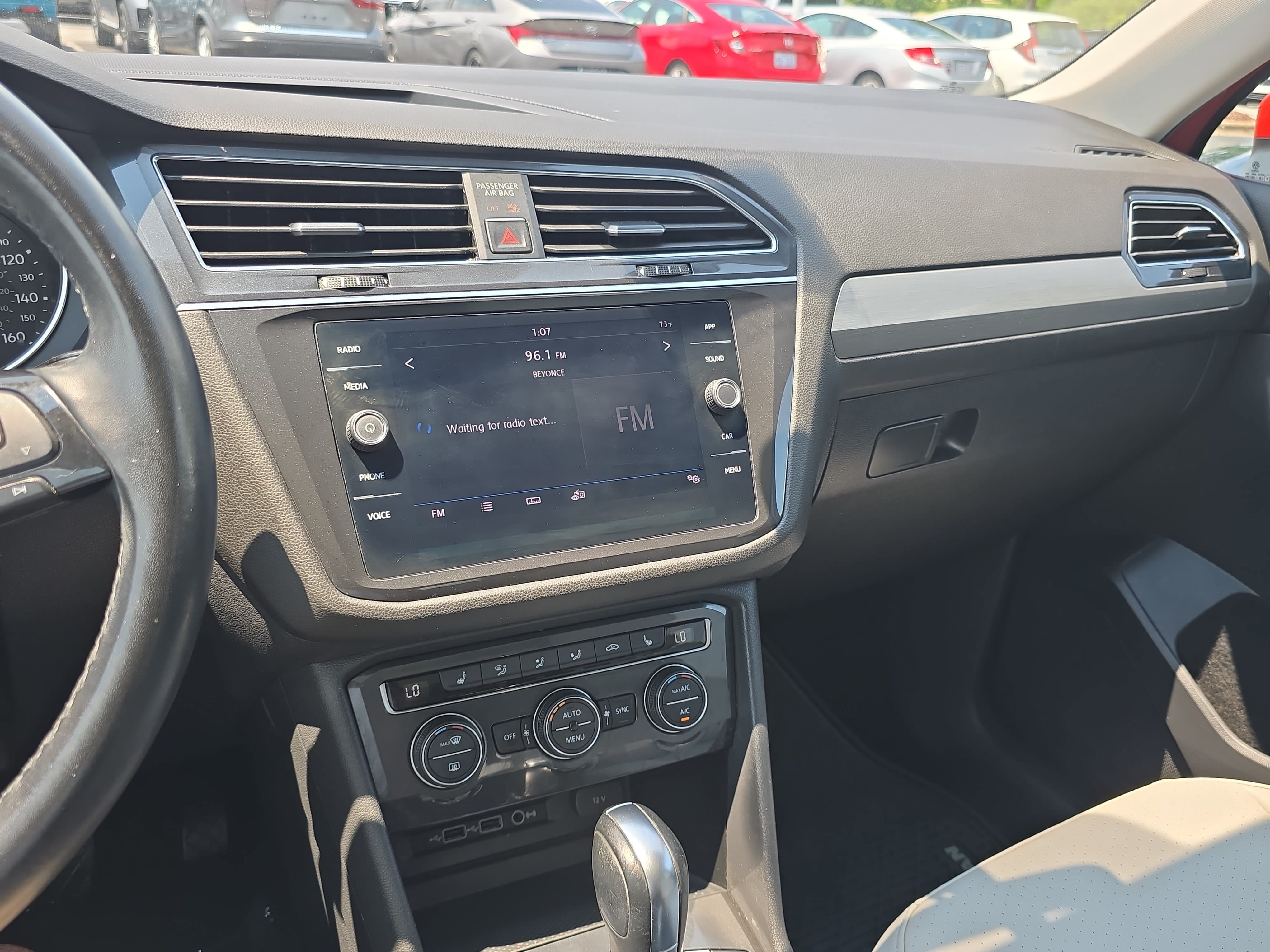 Used 2018 Volkswagen Tiguan SE w/ Panoramic Sunroof Package FWD image 20