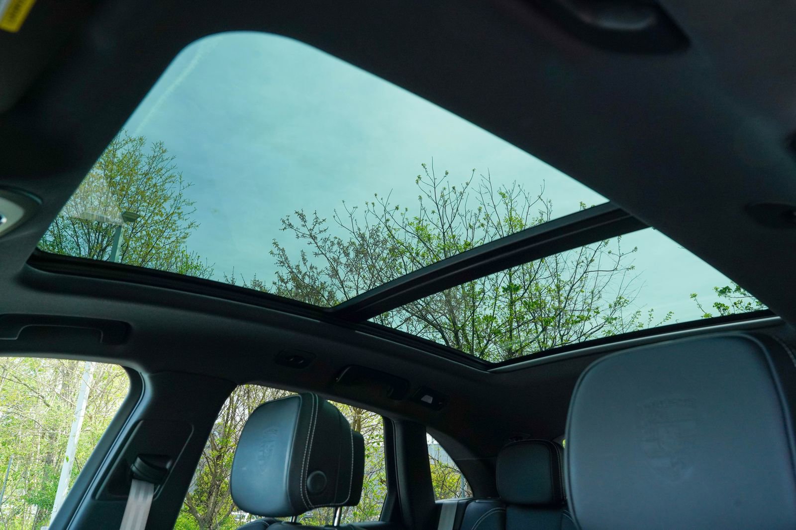 Certified 2025 Porsche Macan image 31