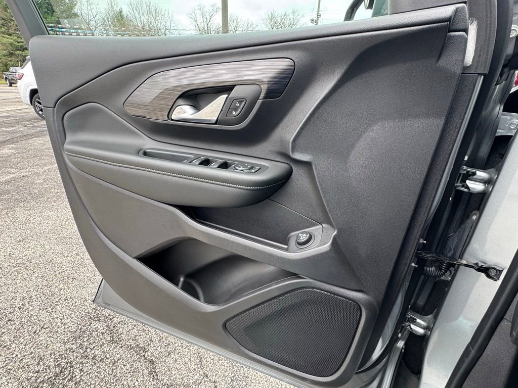 Used 2024 GMC Terrain SLE w/ Driver Convenience Package image 26