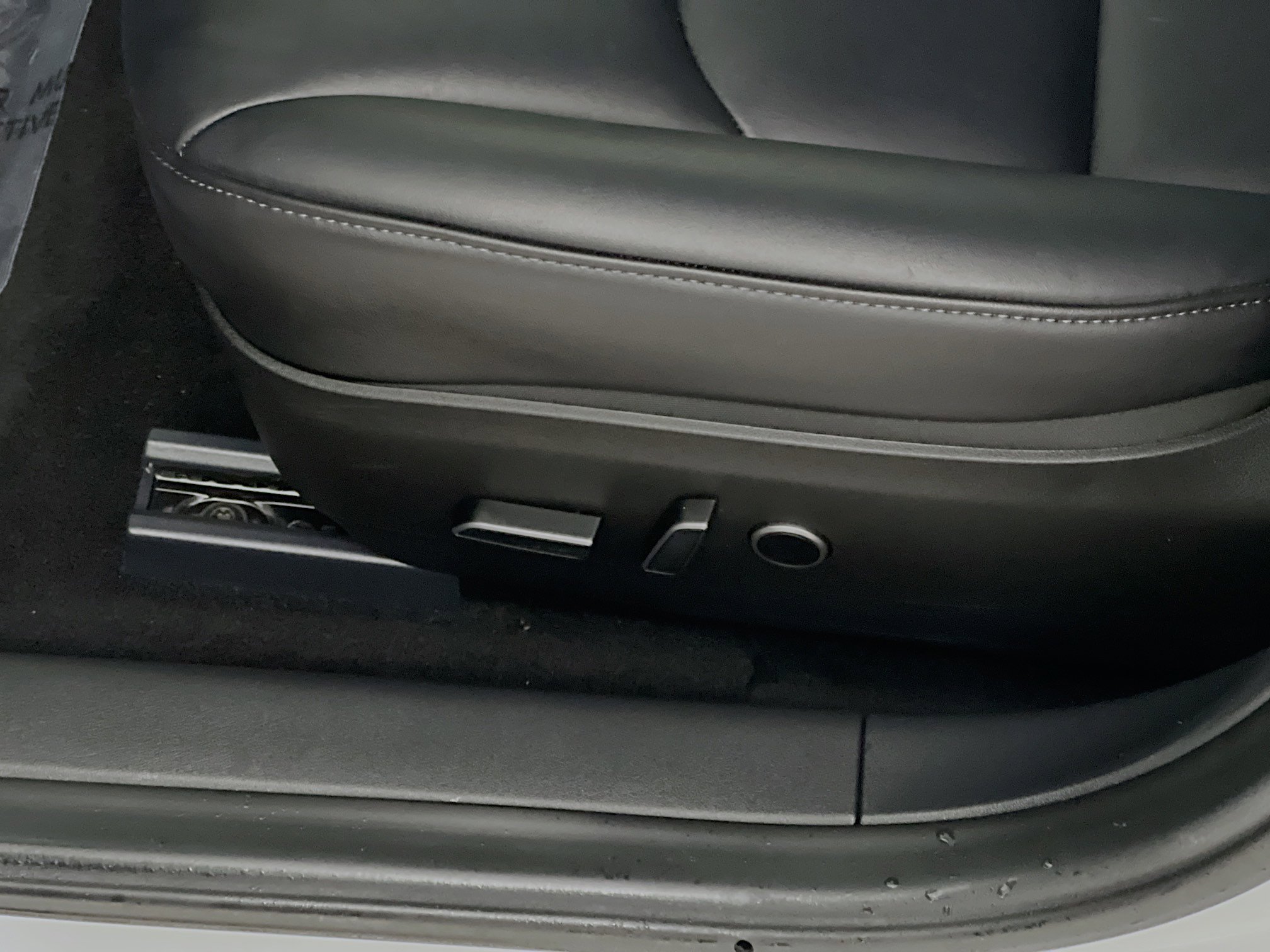 Used 2023 Tesla Model 3 Standard Range image 16