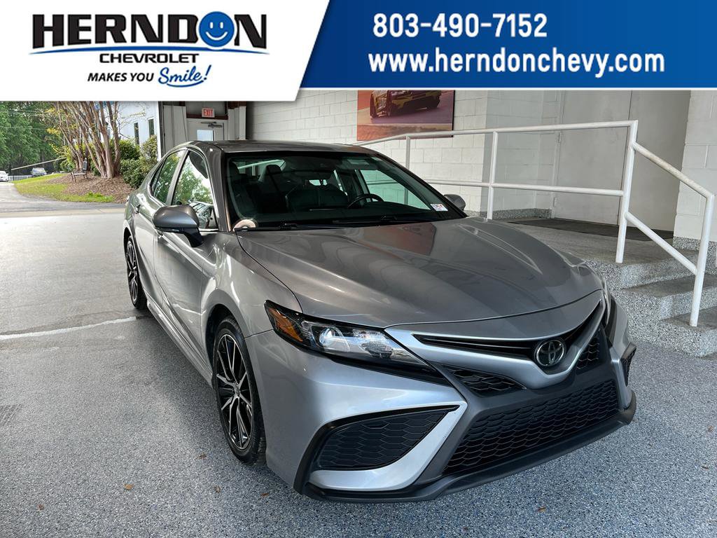 Used 2023 Toyota Camry SE FWD image 1