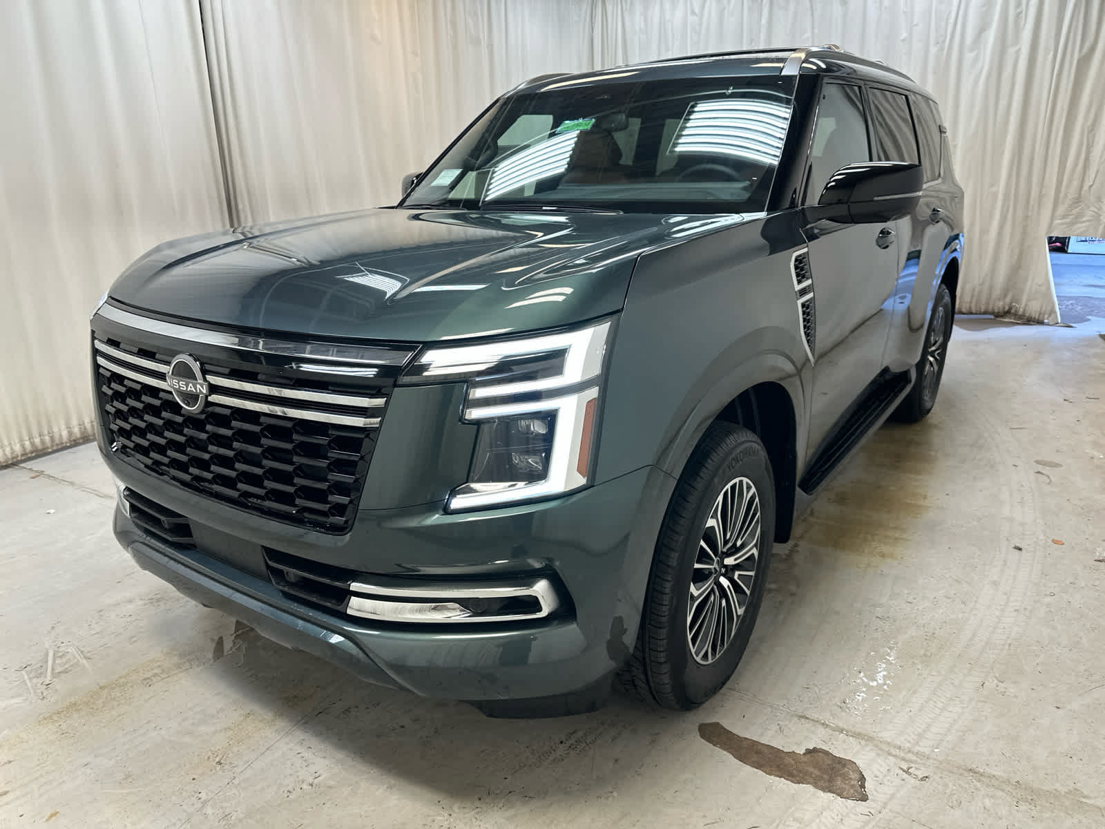 New 2026 Nissan Armada SL w/ Captain's Chari Seat Package AWD/4WD image 3