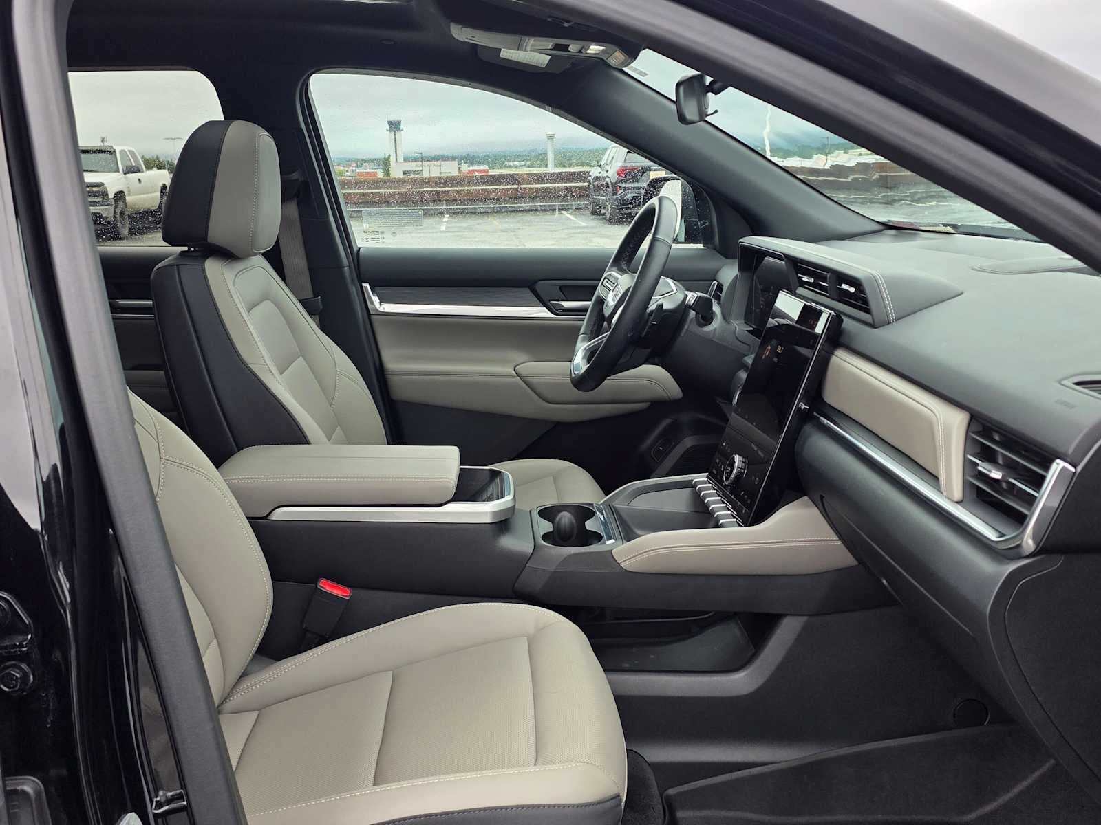 Used 2025 GMC Terrain Elevation w/ Elevation Premium Package AWD/4WD image 11
