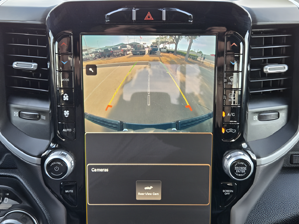 Used 2023 RAM 1500 Big Horn AWD/4WD image 16