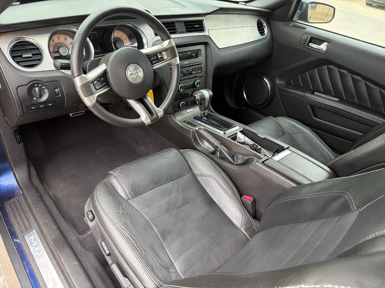Used 2010 Ford Mustang Coupe RWD image 10