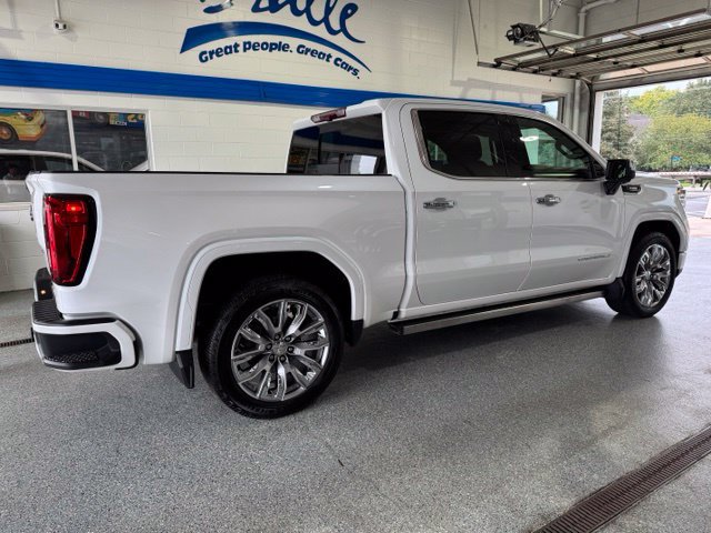 Used 2023 GMC Sierra 1500 Denali w/ Denali Reserve Package AWD/4WD image 11