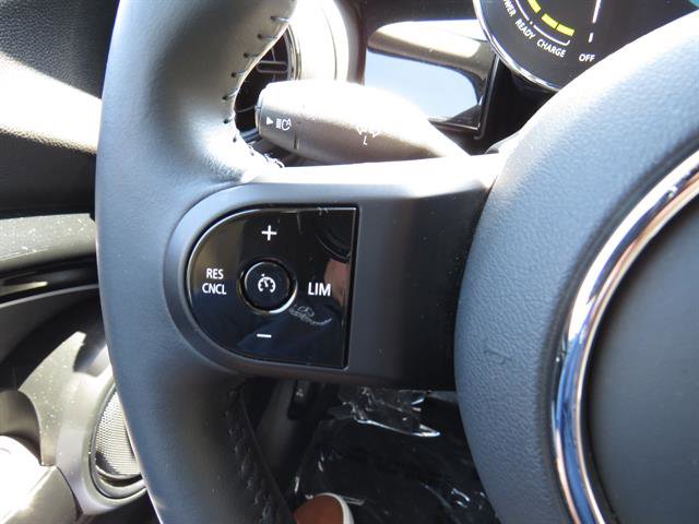 Used 2023 MINI Cooper SE FWD image 9