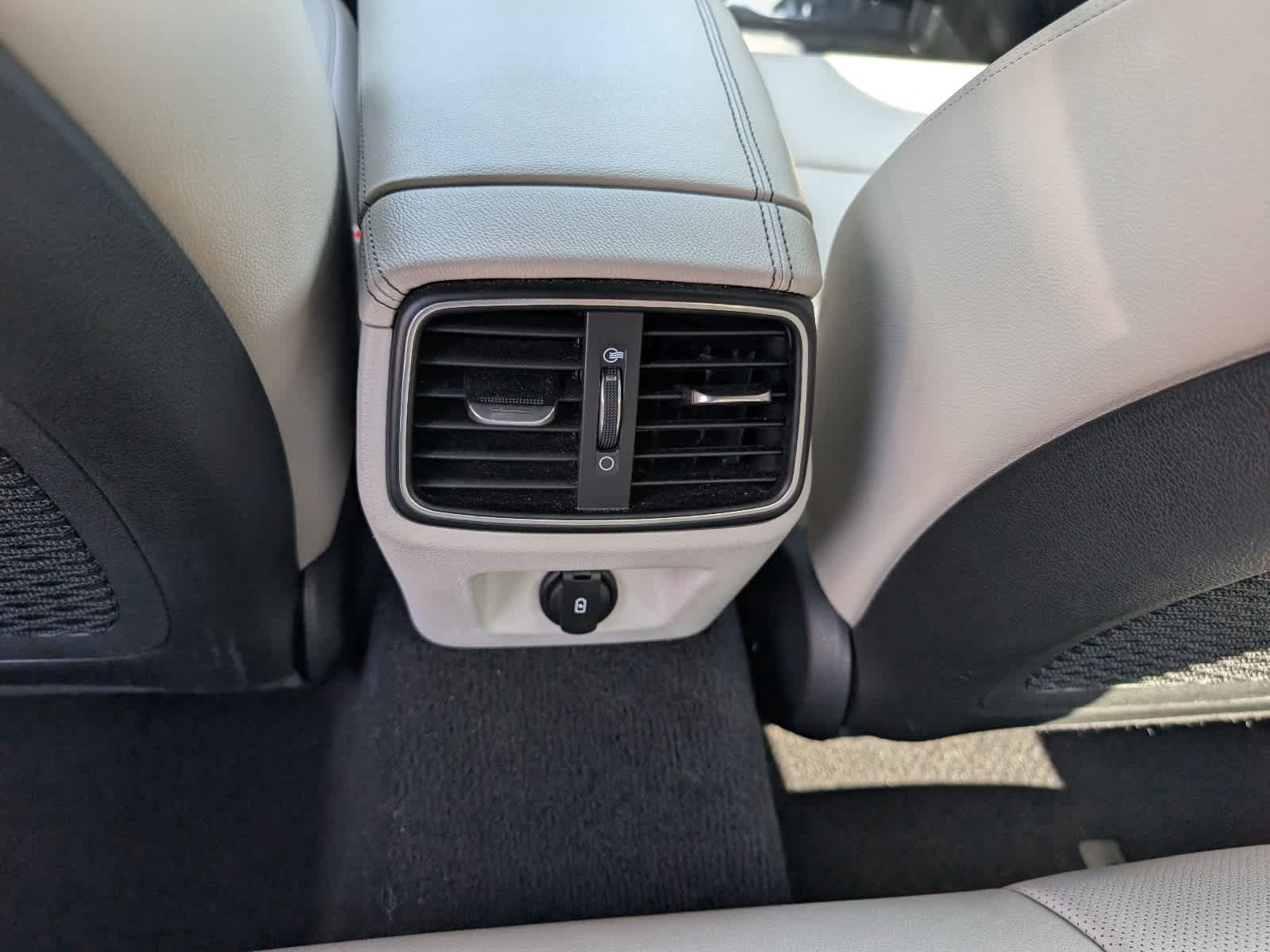 Used 2023 Genesis G70 2.0T AWD/4WD image 18