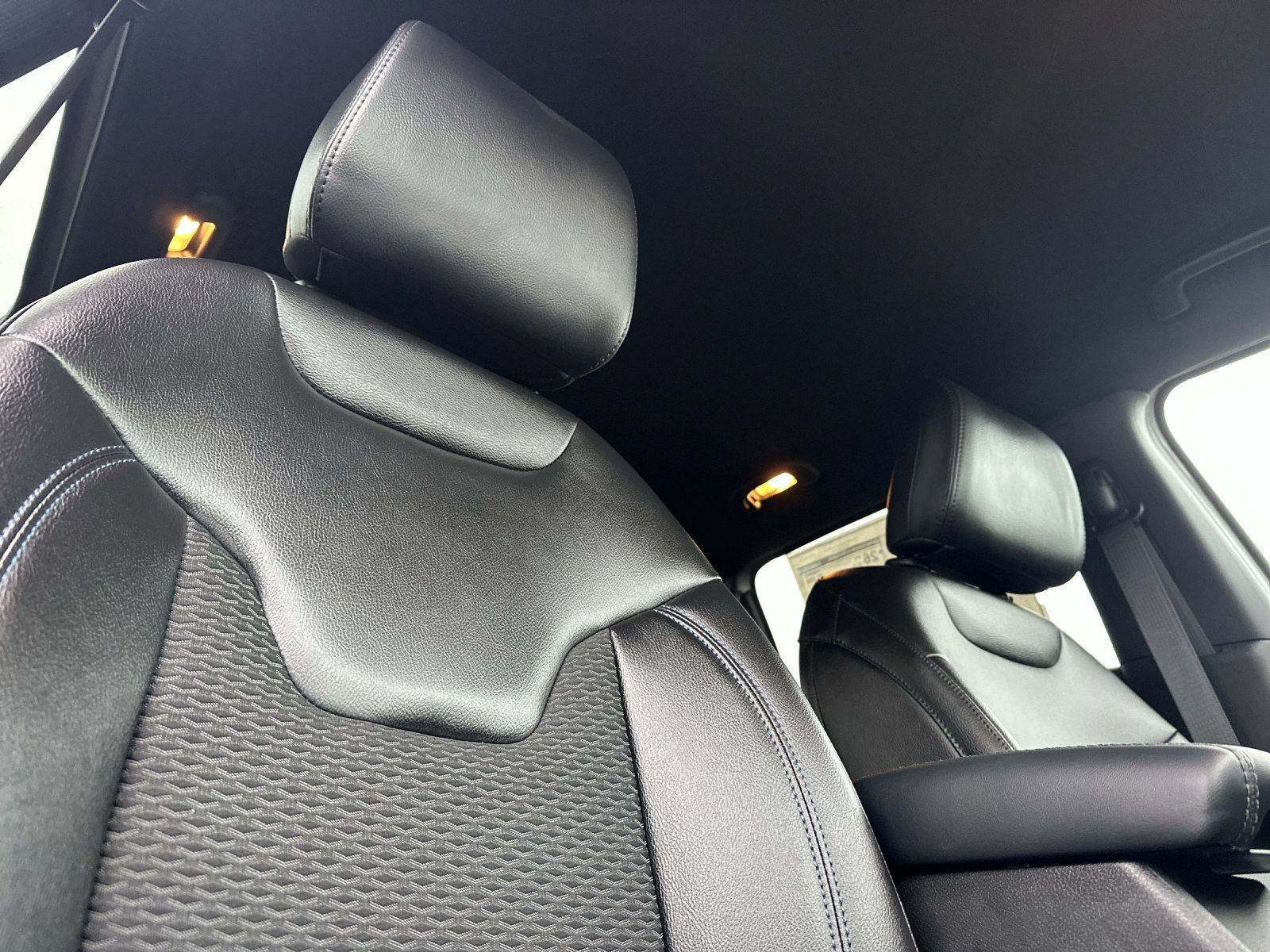New 2026 Jeep Compass Latitude AWD/4WD image 16