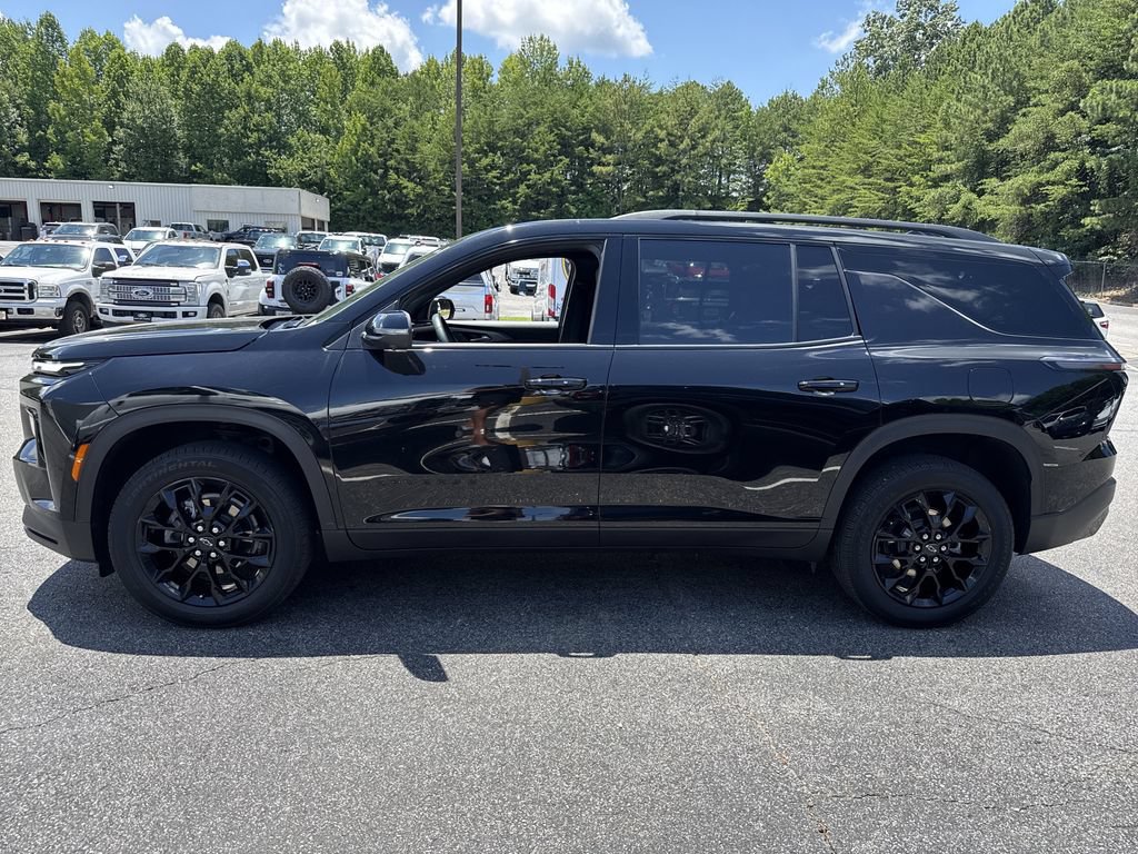 Used 2026 Chevrolet Traverse LT w/ Midnight/Sport Edition FWD image 4