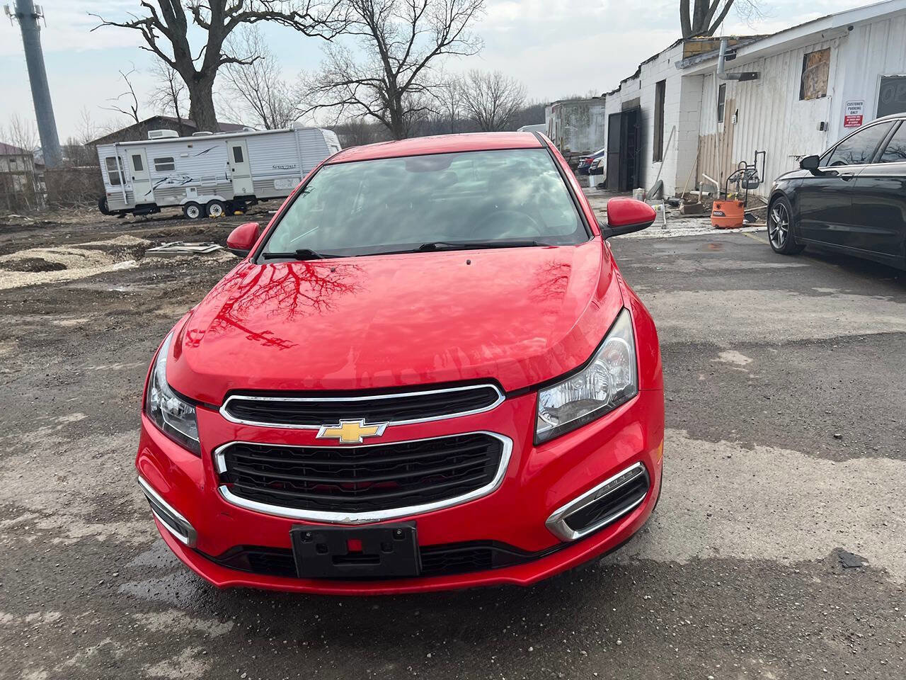 Used 2015 Chevrolet Cruze LT FWD image 2