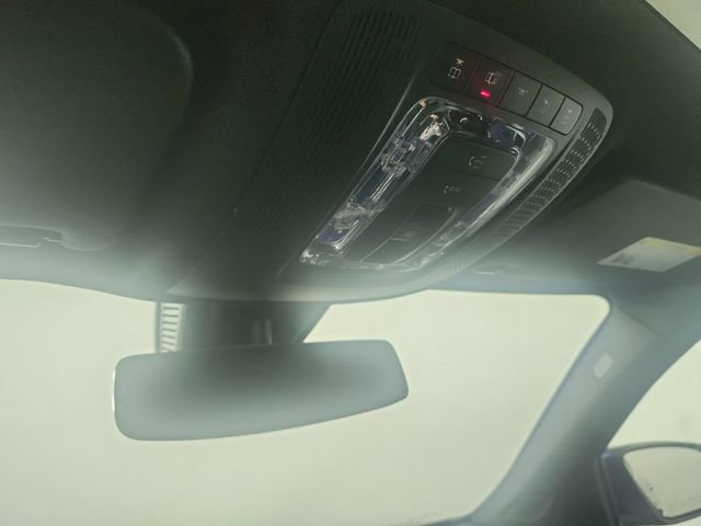 Used 2021 Mercedes-Benz GLB 250 4MATIC image 9