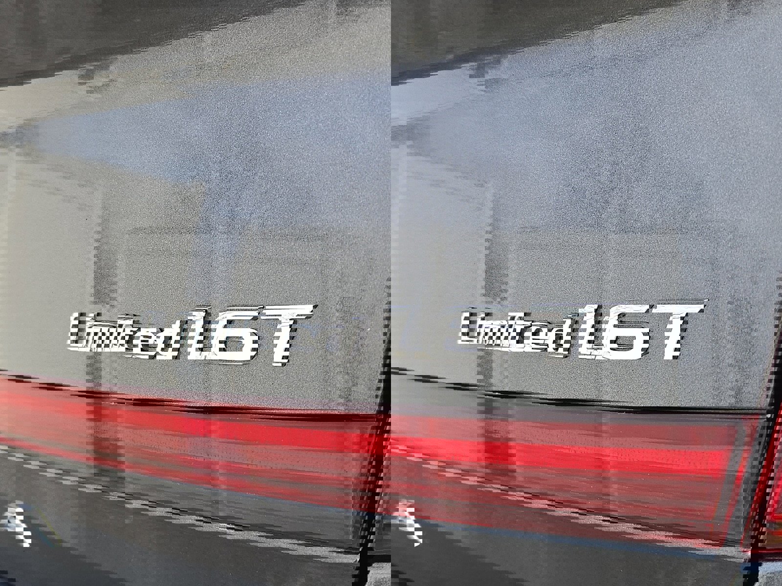 Used 2023 Hyundai Sonata Limited w/ Cargo Package image 32