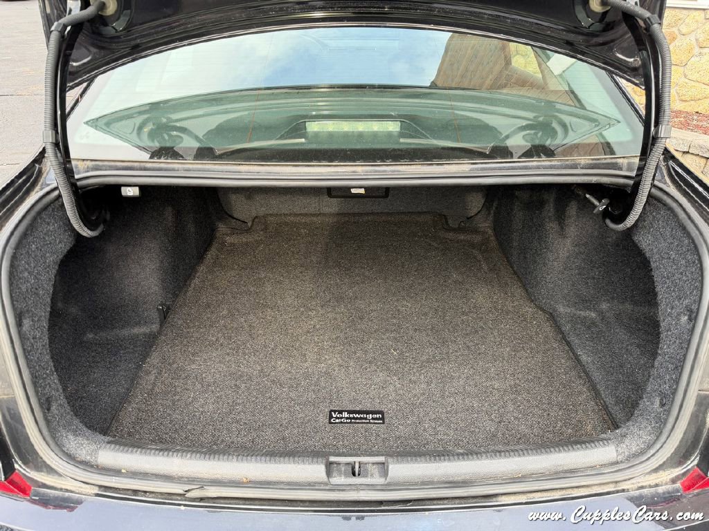 Used 2017 Volkswagen Passat 1.8T SEL Premium FWD image 9