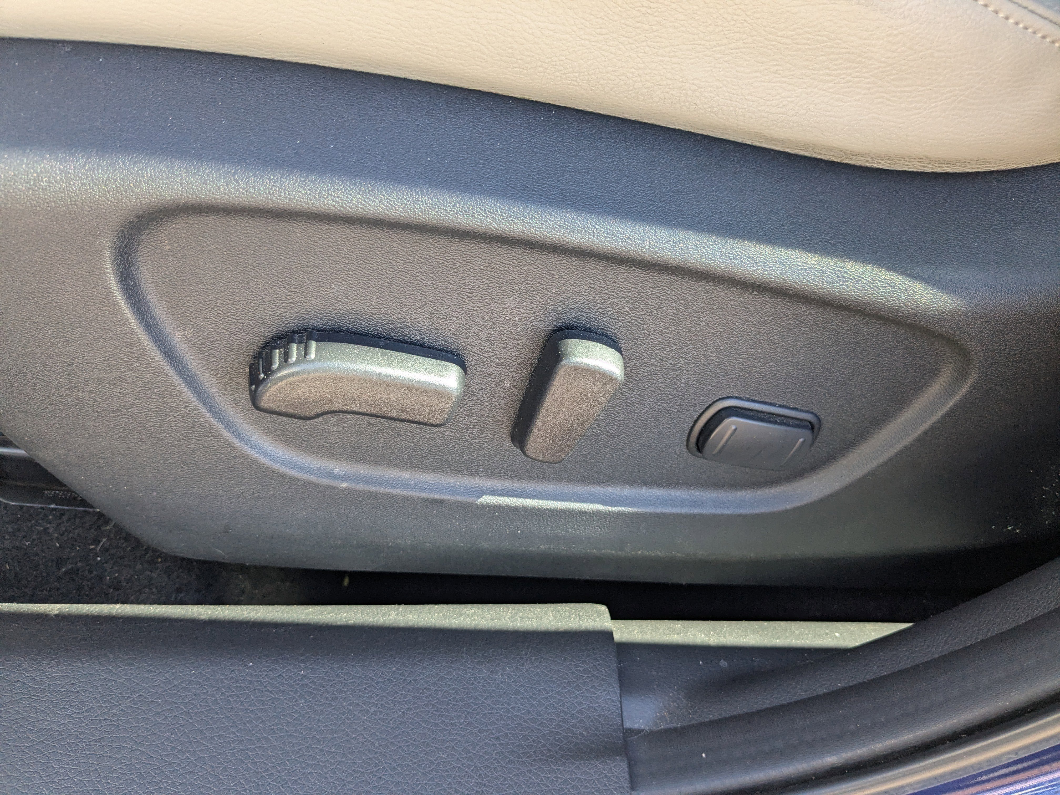 Used 2022 Nissan Rogue Sport SL w/ Premium Package image 31