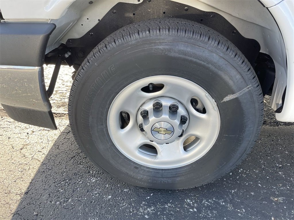 New 2025 Chevrolet Express 2500 w/ Driver Convenience Package image 5