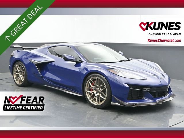 Used 2025 Chevrolet Corvette Z06 w/ Z07 Performance Package image 1