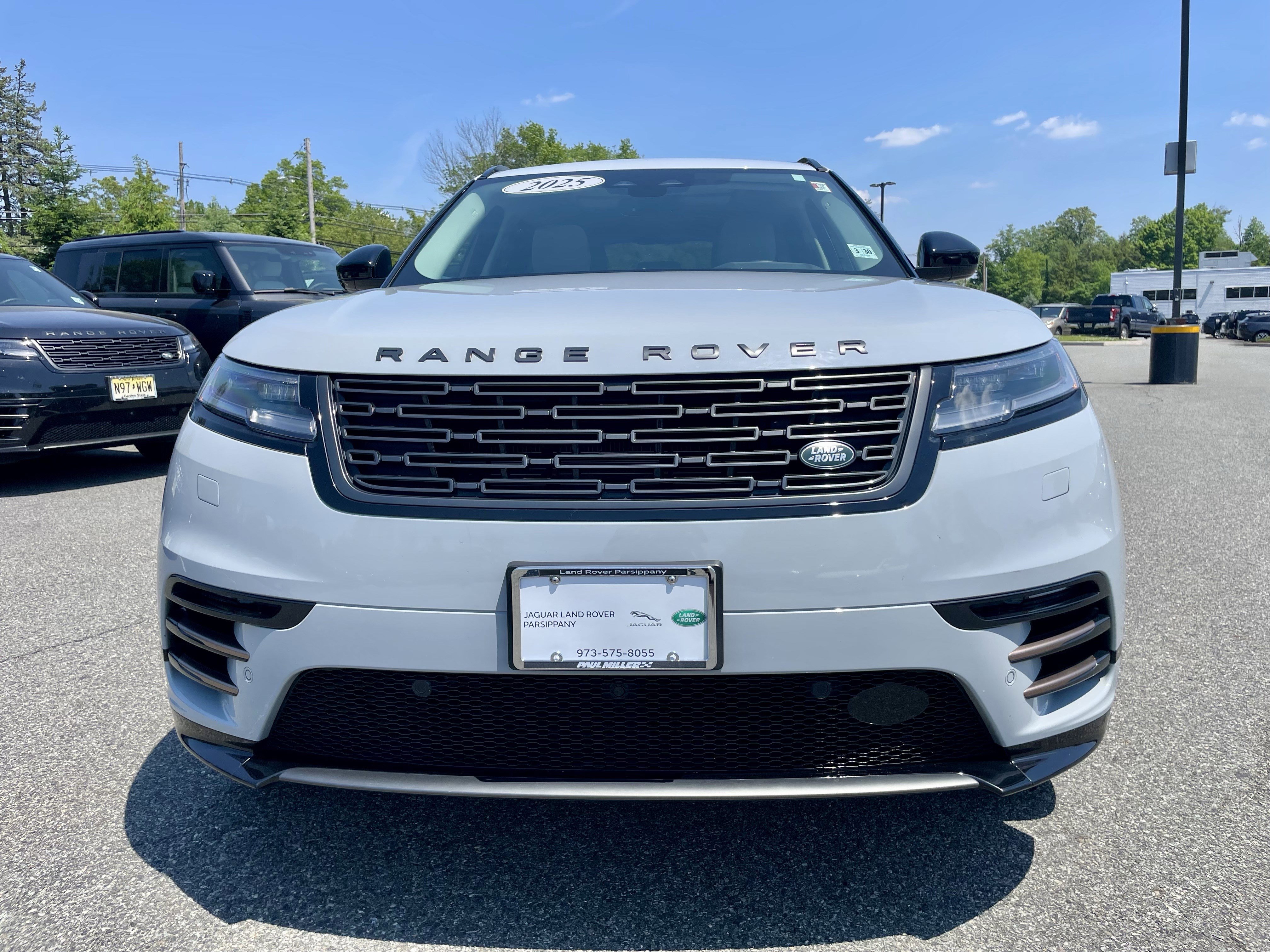 Certified 2025 Land Rover Range Rover Velar Dynamic SE AWD/4WD image 2