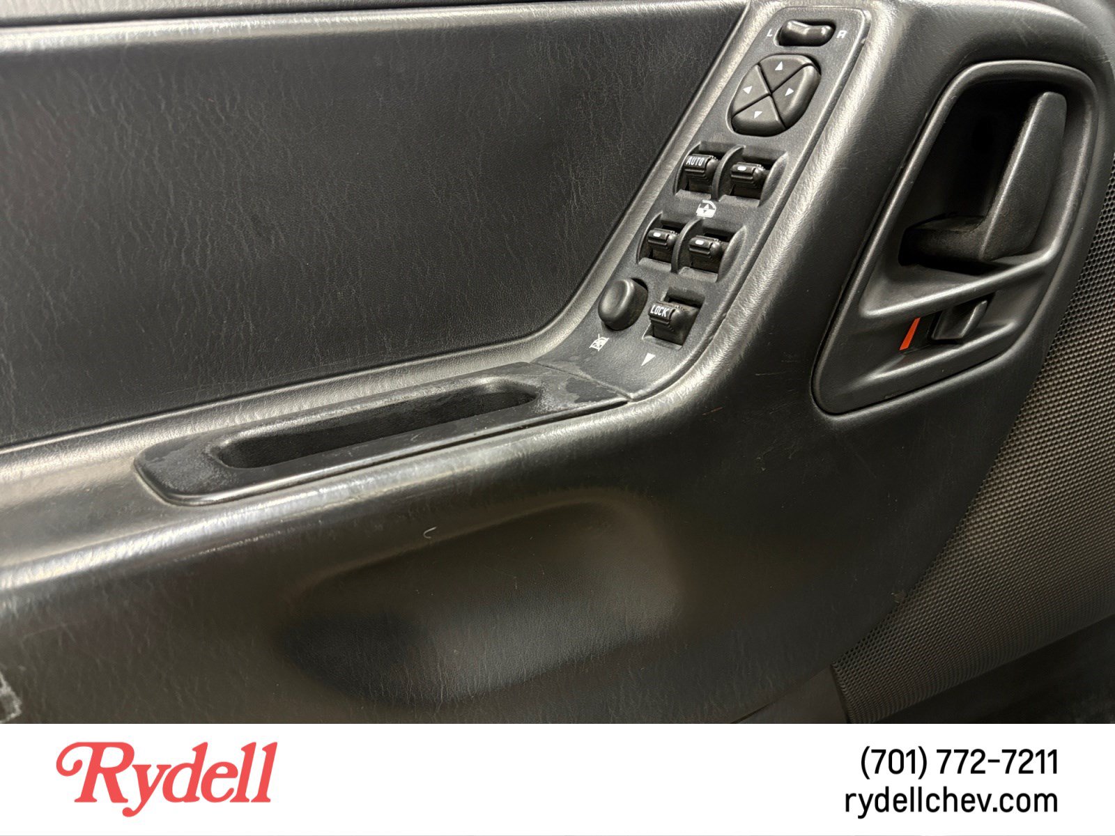 Used 2004 Jeep Grand Cherokee Laredo w/ Convenience Group AWD/4WD image 11
