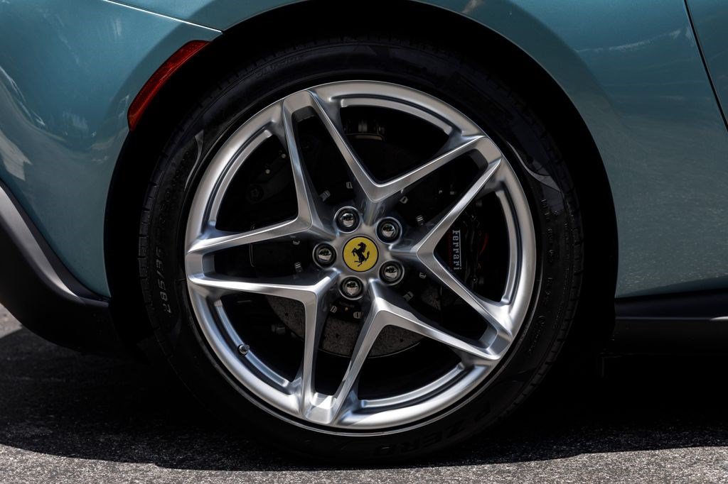 Used 2026 Ferrari Roma Spider RWD image 36