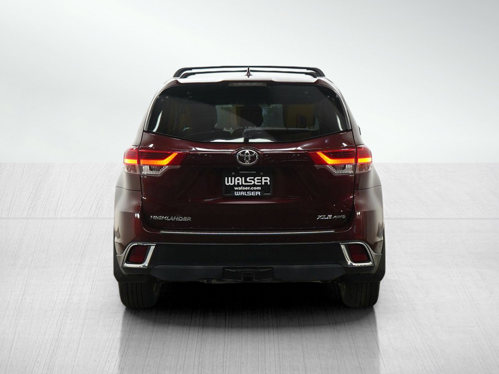 Used 2018 Toyota Highlander XLE image 4