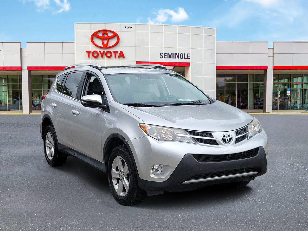 Used 2014 Toyota RAV4 XLE FWD image 2