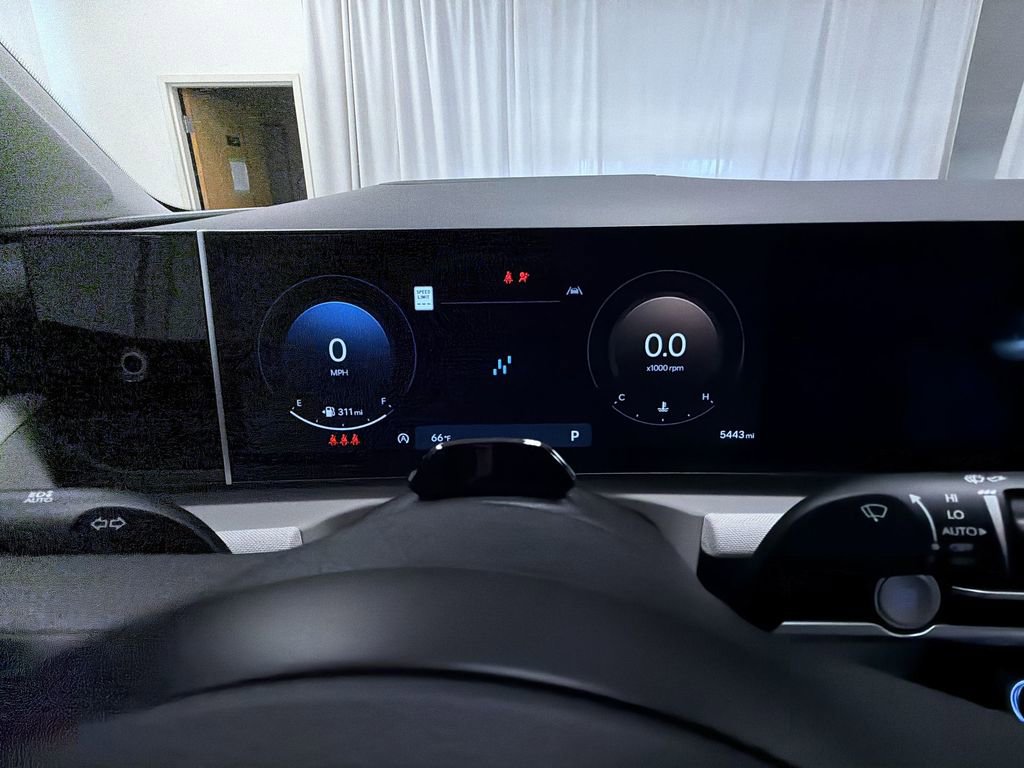 Used 2025 Hyundai Tucson Limited image 19