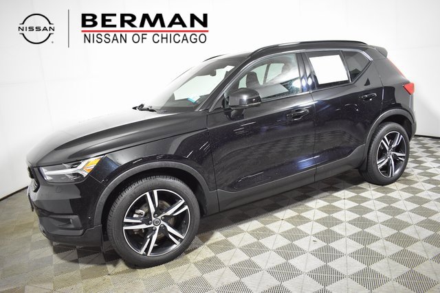 Used 2022 Volvo XC40 T5 R-Design
