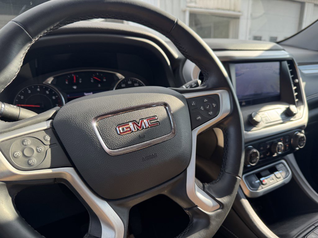 Used 2023 GMC Acadia SLT image 71