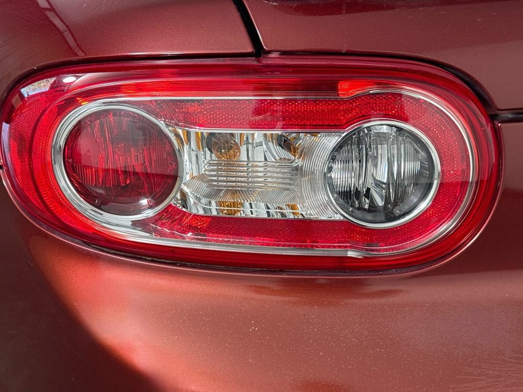 Used 2012 MAZDA MX-5 Miata Grand Touring RWD image 31