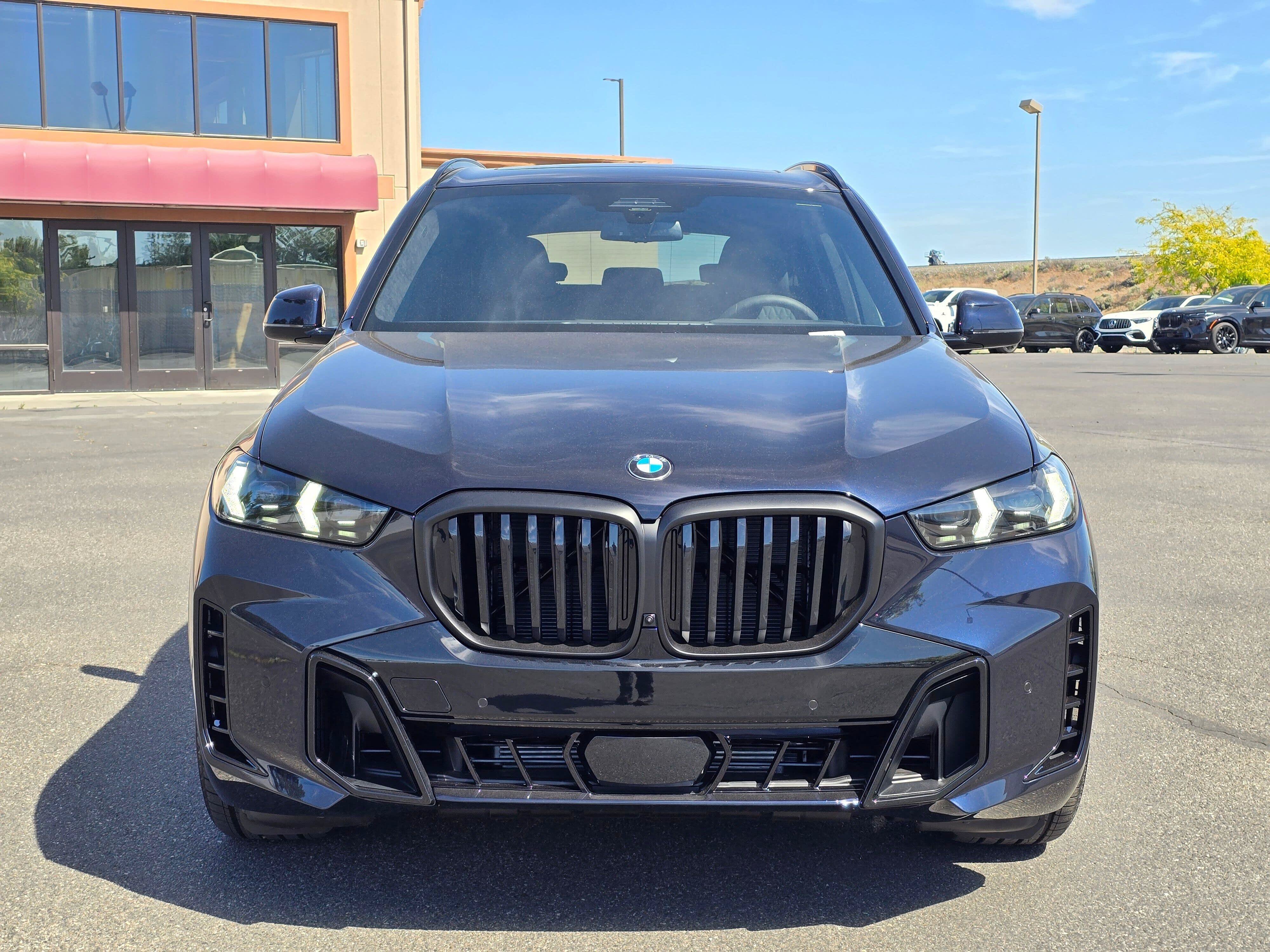 New 2026 BMW X5 xDrive40i w/ M Sport Package AWD/4WD image 6