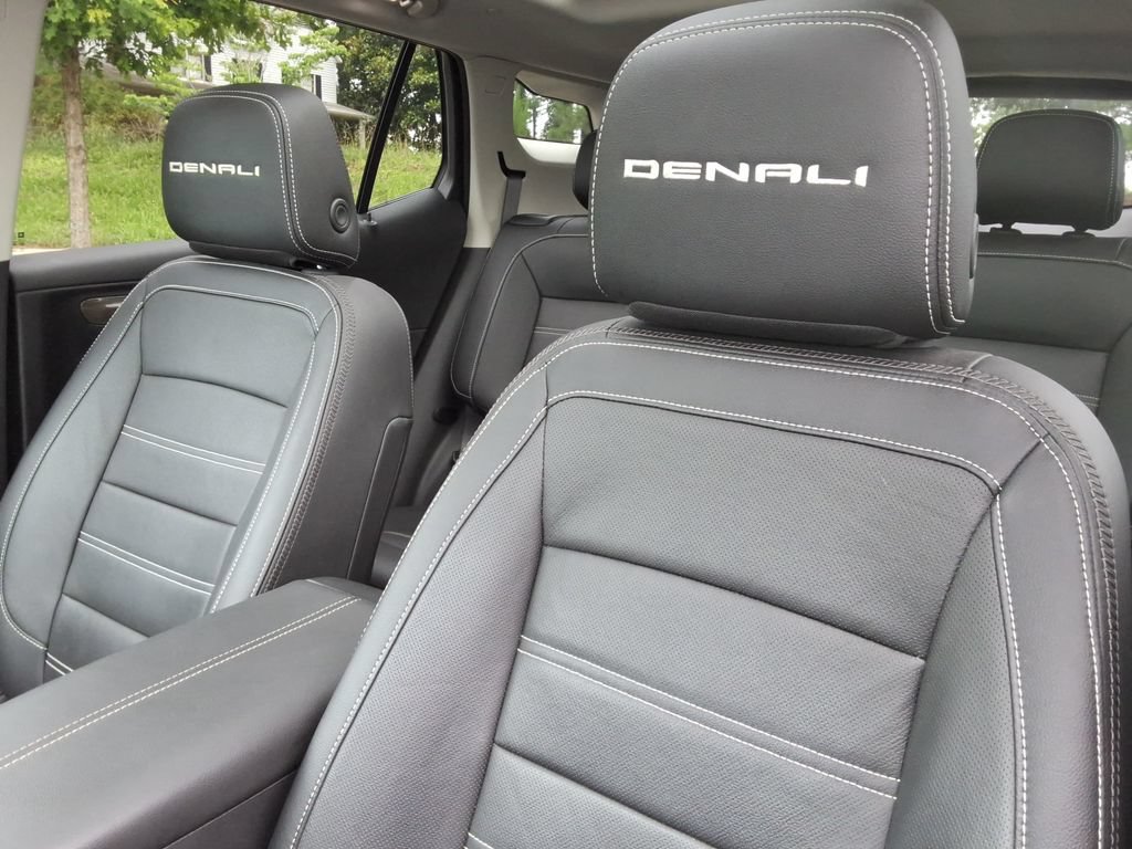 Certified 2024 GMC Terrain Denali w/ Denali Premium Package AWD/4WD image 23